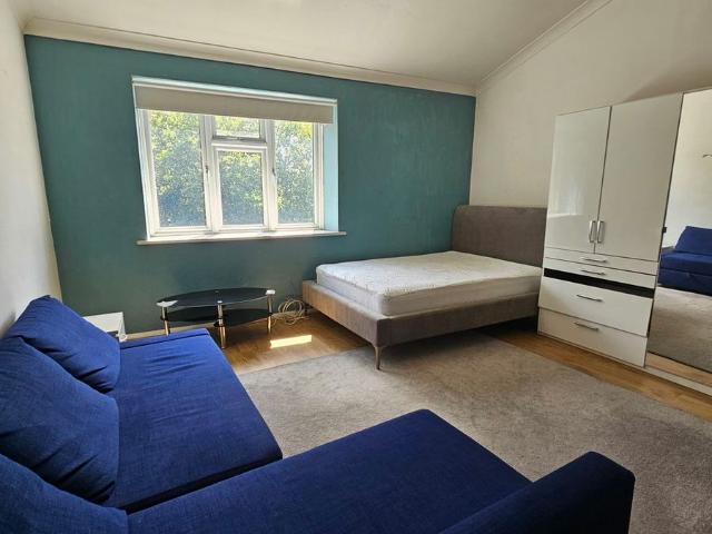 Studio for rent in Stepney, Greater London