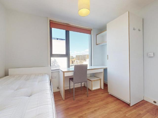 Apartment for rent in Mile End, Greater London