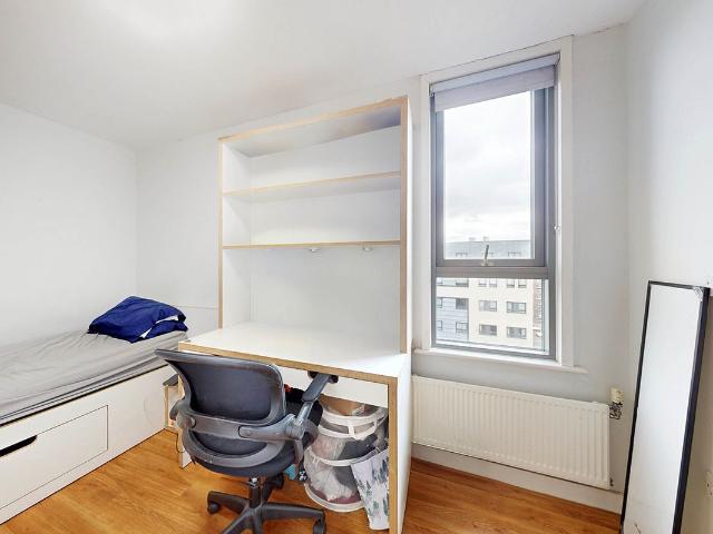 Room for rent in Mile End, Greater London