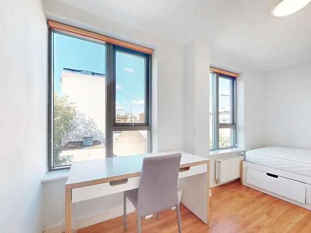 Room for rent in Mile End, Greater London
