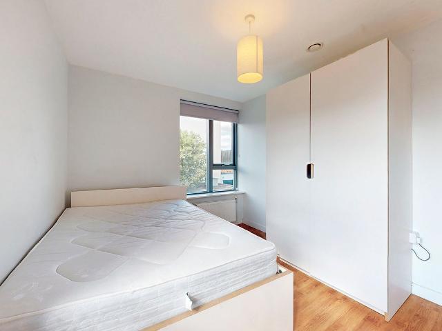 Room for rent in Mile End, Greater London