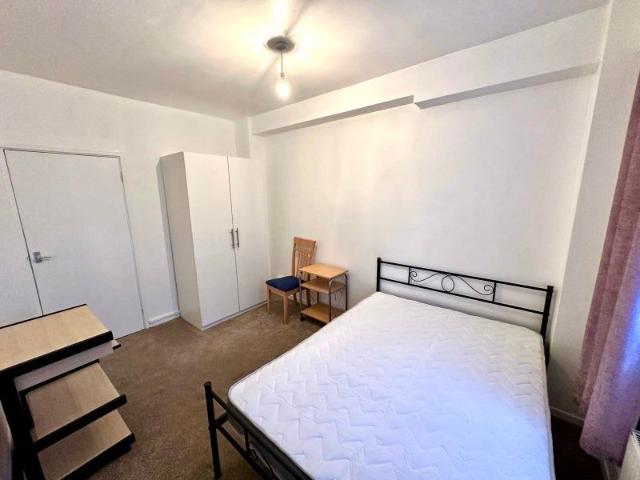 Room for rent in Stepney, Greater London