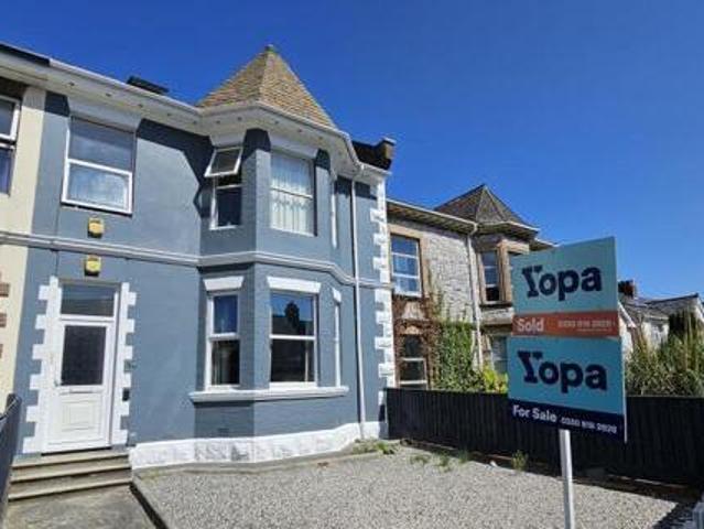 House for sale in Follaton, Strode
