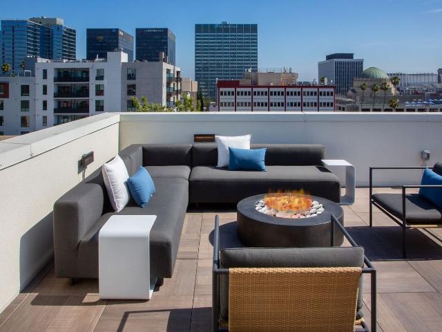 Apartment for rent in Canoga Park, California