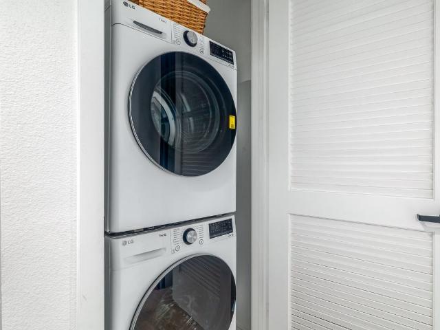 Apartment for rent in Canoga Park, California