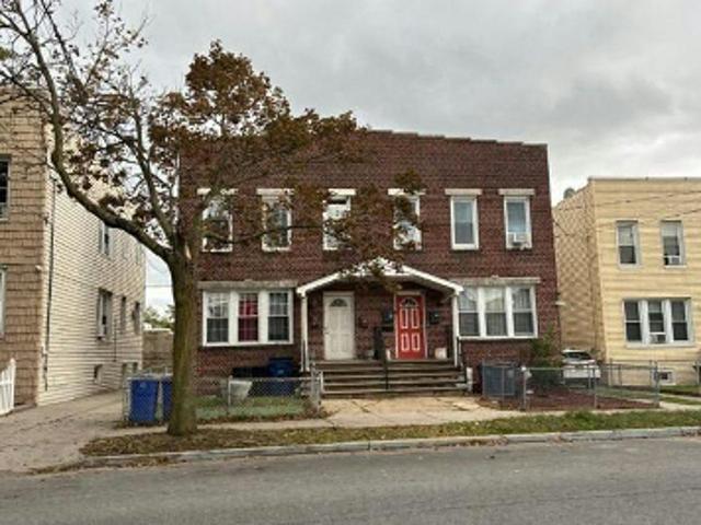 House for sale in Throggs Neck, New York