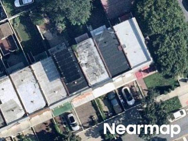 House for sale in The Bronx, Arverne