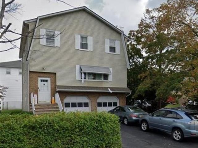 House for sale in Elmwood Park House for sale in Elmwood Park