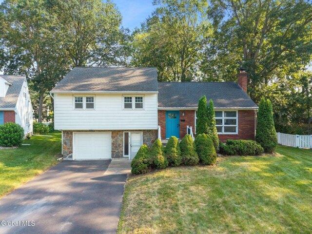 House for sale in Schenectady