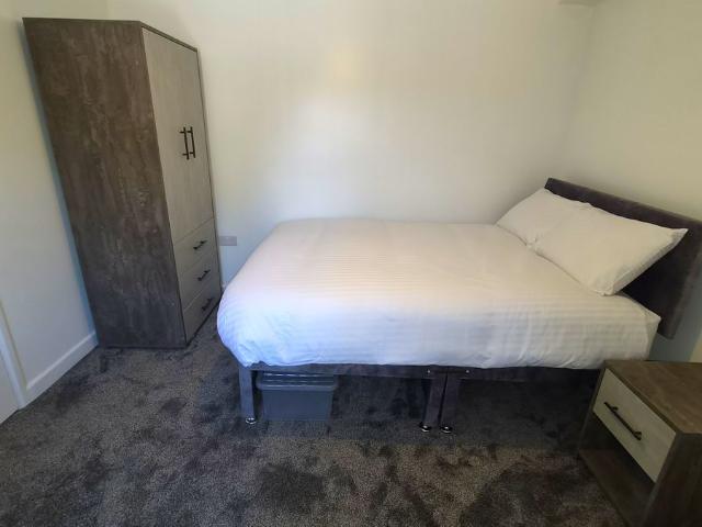 Room for rent in Stone, Monks Orchard
