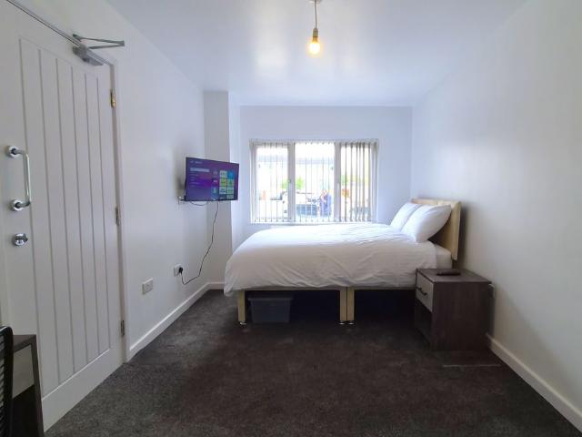 Room for rent in Stone, Monks Orchard