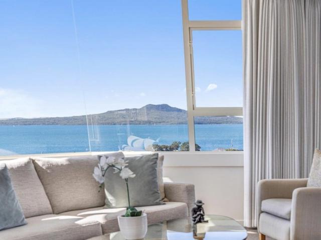 Apartment for rent in Milford, Devonport-Takapuna