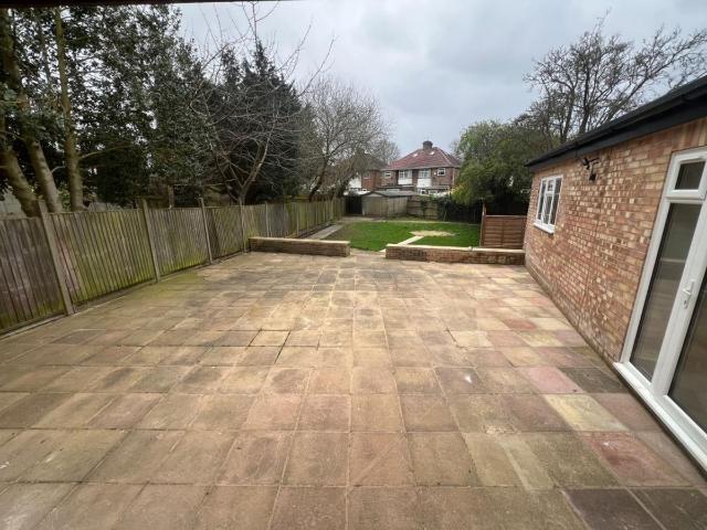 Room for rent in South Stanmore, Greater London