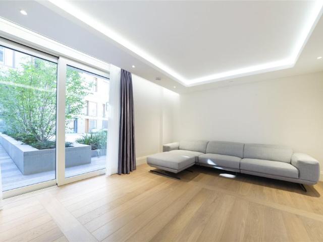 House for rent in St Clement Danes, Greater London