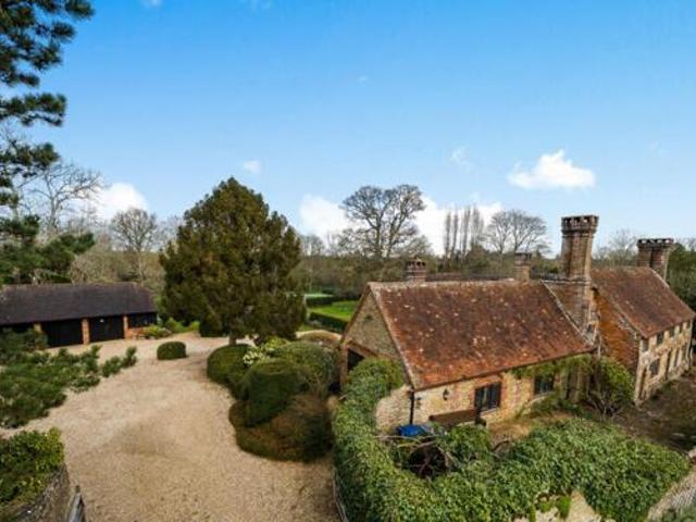House for sale in Fole, Surrey