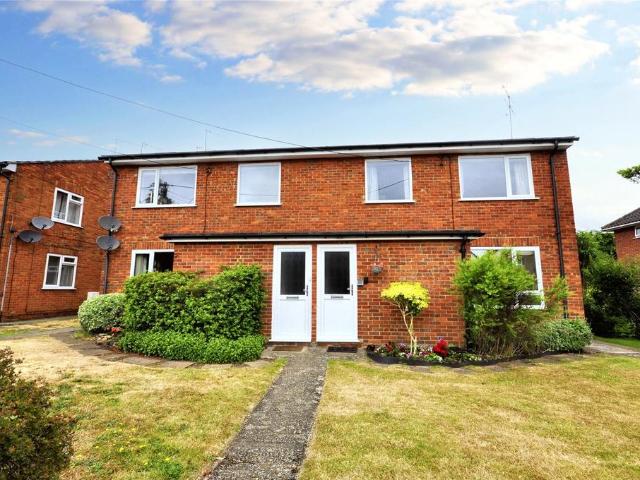 Apartment for rent in Fole, Surrey