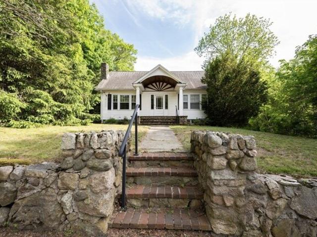 House for sale in Medway, Massachusetts