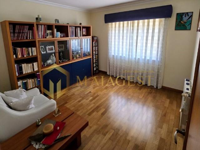 Casa alugar em Milheirós, Alvura