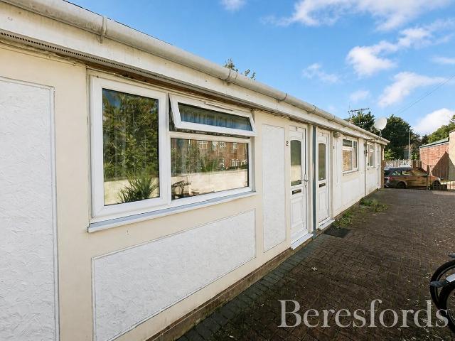 Studio for rent in Hythe, Colchester