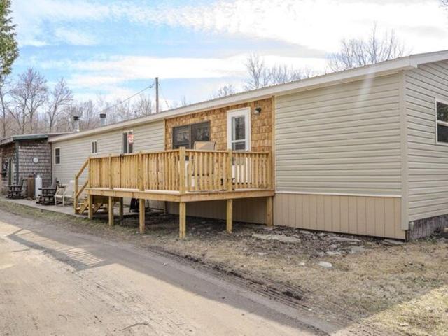 House for sale in Altona