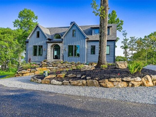 House for sale in Glenville