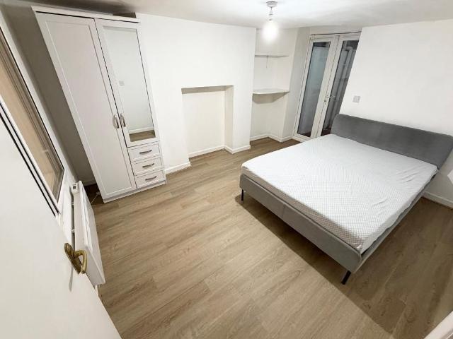 Studio for rent in Loughborough Junction, Greater London