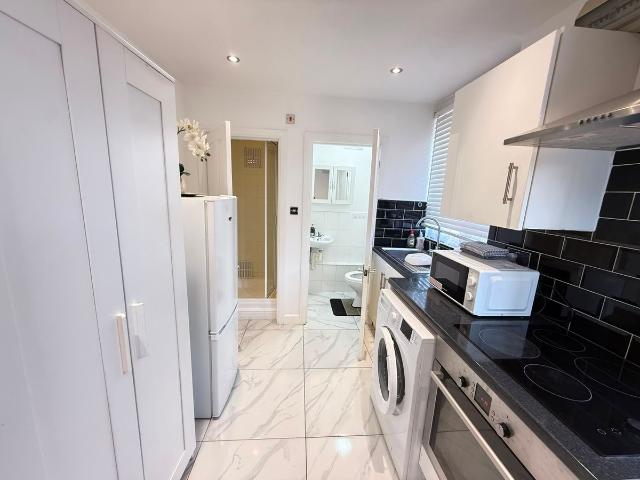 Studio for rent in Cowley, Greater London