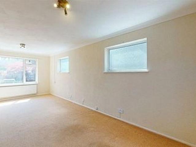 House for rent in River, Ash
