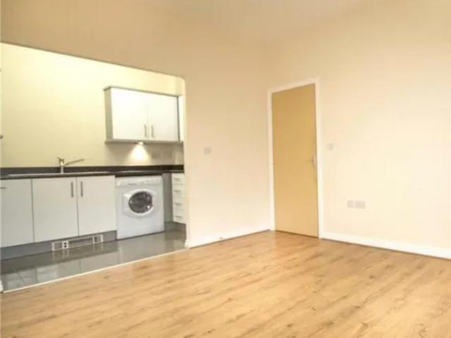 Apartment for rent in Mill Hill, Greater London