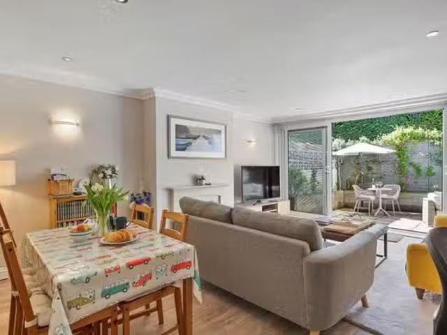 Apartment for rent in Strode, Devon