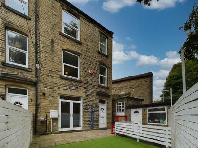House for sale in Brookfoot, Brighouse