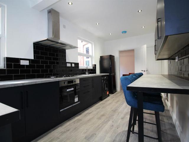 Room for rent in Highfields, Old Wharf