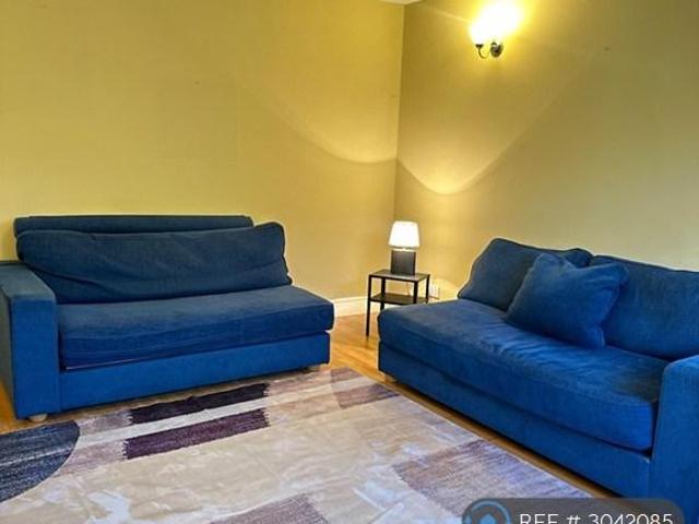 House for rent in London Borough of Ealing, Greater London