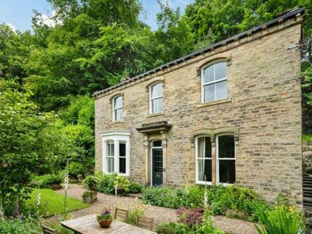 House for sale in Holmfirth, West Yorkshire