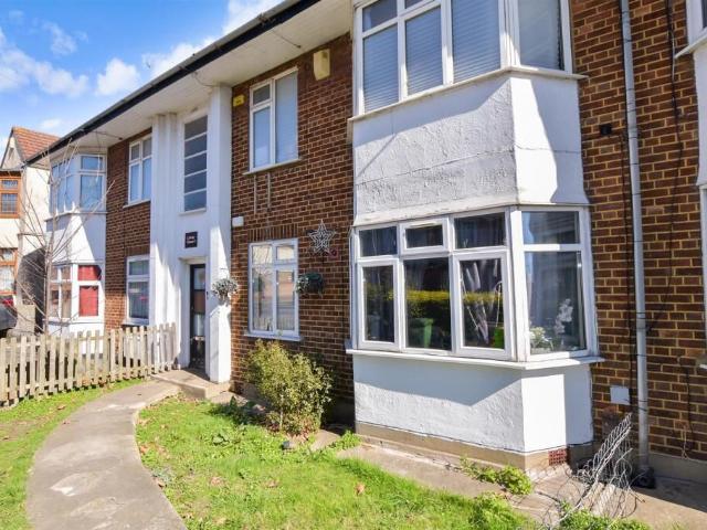 Apartment for rent in Marks Gate, Greater London