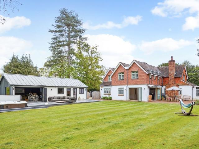 House for rent in Chiddingfold, Waverley