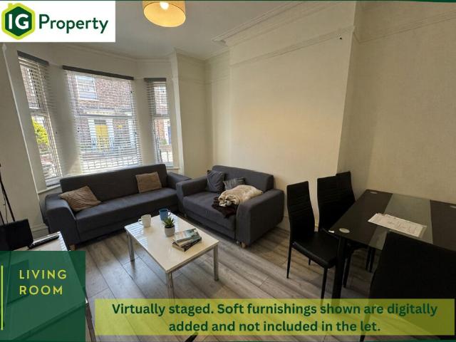 Room for rent in High Field, York