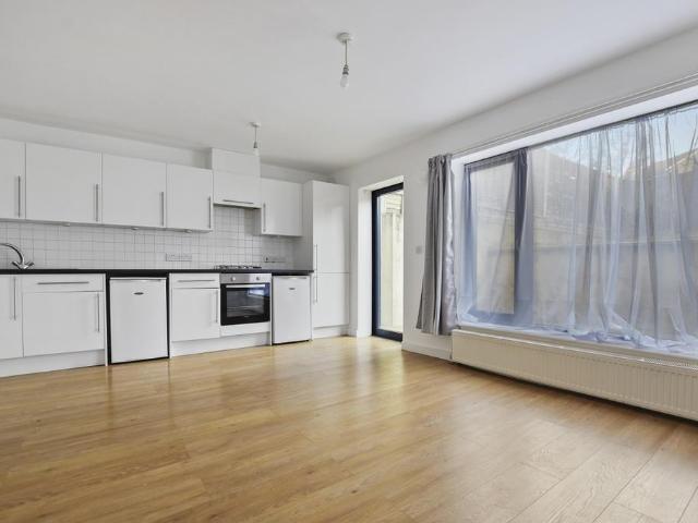 Apartment for rent in Kilburn, Greater London