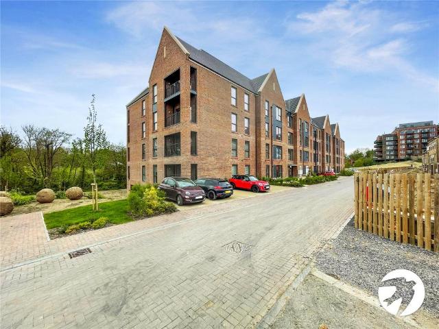 Apartment for rent in Allington, Midway