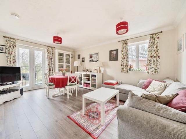 Apartment for rent in Enborne, West Berkshire