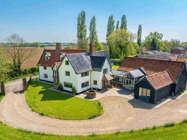 House for sale in Lyons, Greater London