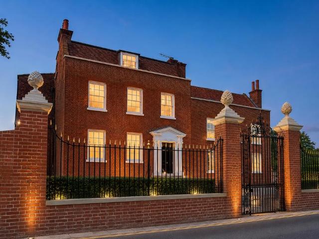House for rent in Blackhills, Surrey