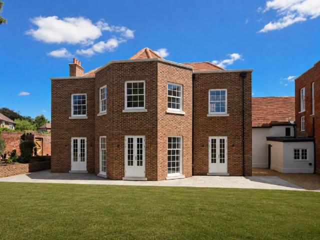 House for rent in Blackhills, Surrey