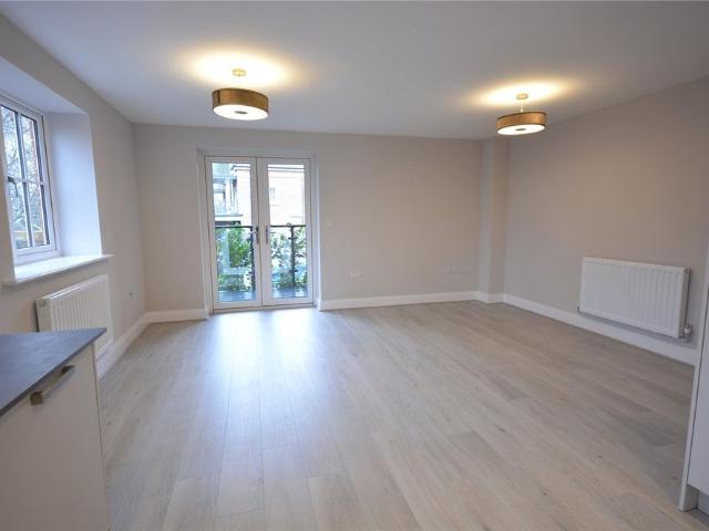Apartment for rent in Epsom, Surrey