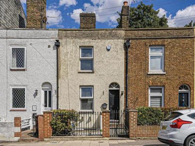 House for sale in Brompton, Gillingham