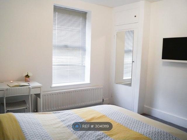 Room for rent in Brompton, Gillingham