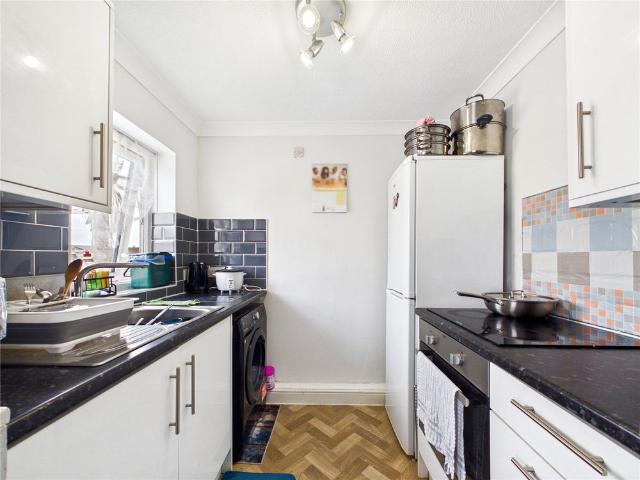 Apartment for rent in Mile End, Fordham Heath