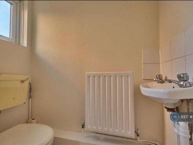 House for rent in Mill Street Industrial Estate, Hinckley and Bosworth