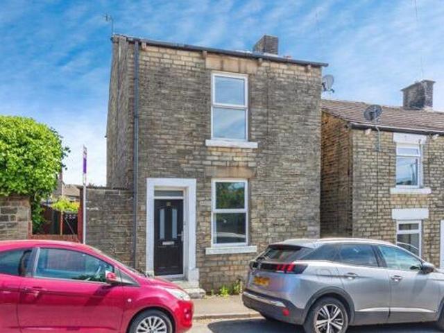 House for sale in Shirebrook Park, Charlesworth