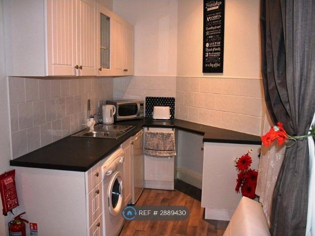 Studio for rent in Caldermill, East Midlands